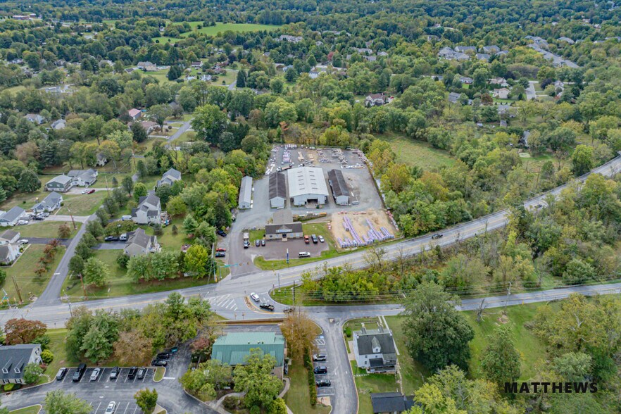 629 Pike Springs Rd, Phoenixville, PA à vendre - Photo du bâtiment - Image 2 de 3