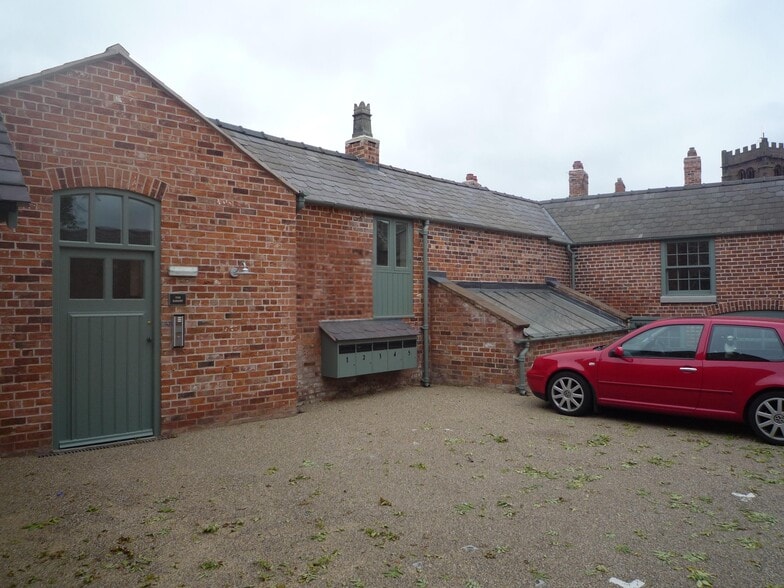 High St, Chester for lease - Building Photo - Image 2 of 3