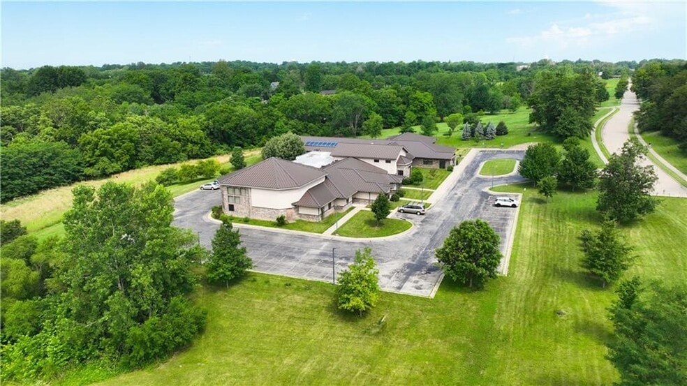 908 Franciscan Way, Savannah, MO for sale - Primary Photo - Image 1 of 26