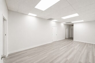 4646-4698 NW 183rd St, Miami Gardens, FL à louer Photo intérieure- Image 1 de 6