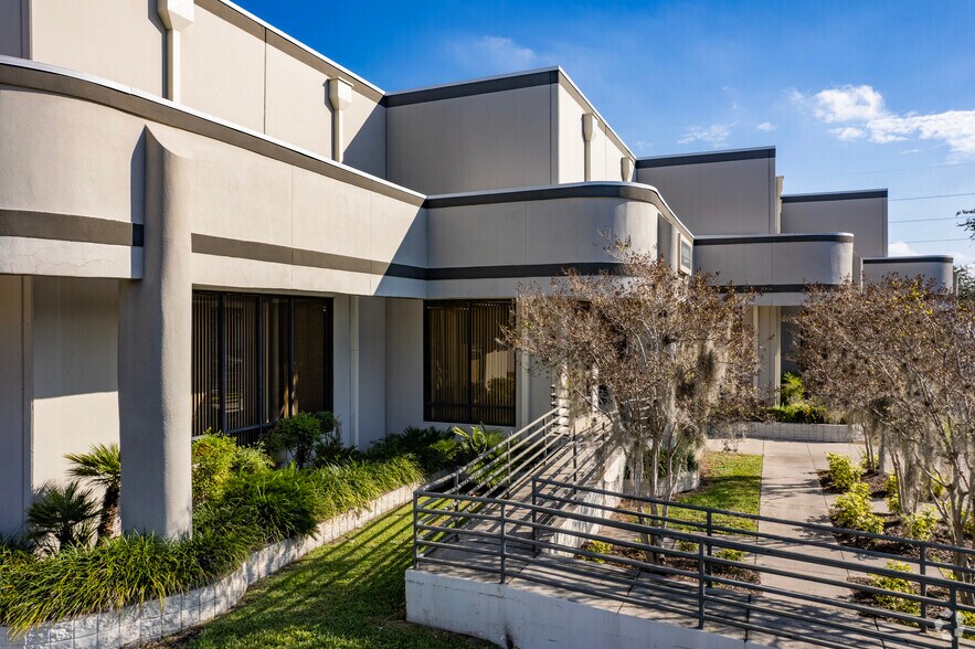 4440 E Adamo Dr, Tampa, FL for lease - Building Photo - Image 3 of 9