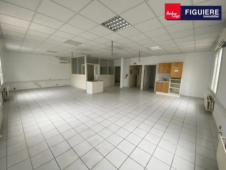 Office in Salon-de-Provence for sale - Building Photo - Image 1 of 22