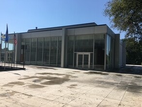 1350 S Boulder Ave, Tulsa, OK à louer Photo du bâtiment- Image 2 de 6