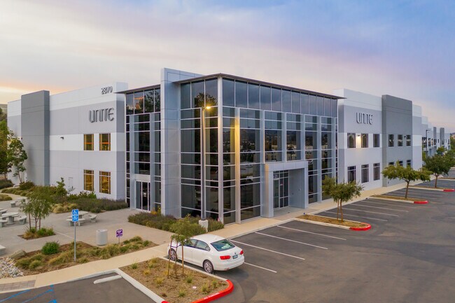 Plus de détails pour 2870 Whiptail Loop, Carlsbad, CA - Industriel à louer