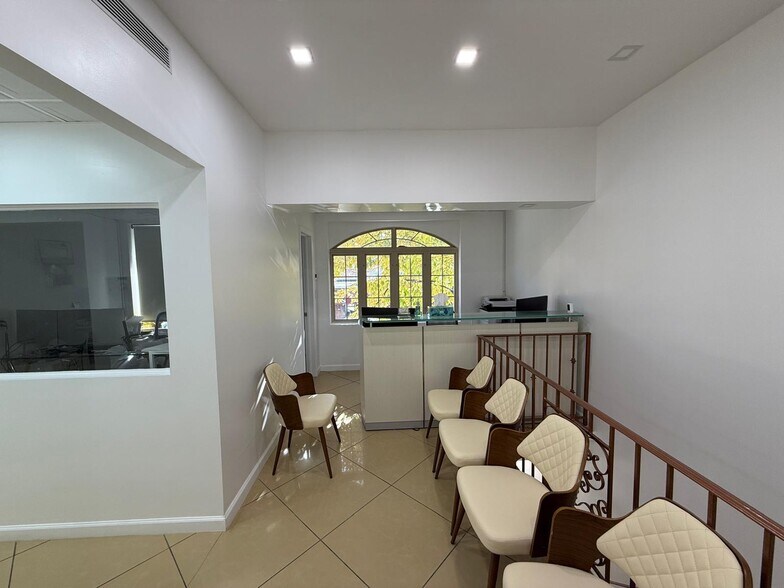 41-19 30th Ave, Astoria, NY for lease - Interior Photo - Image 2 of 26