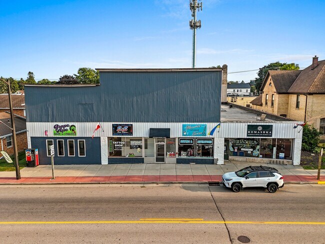 More details for 118 E Pulaski St, Pulaski, WI - Retail for Sale