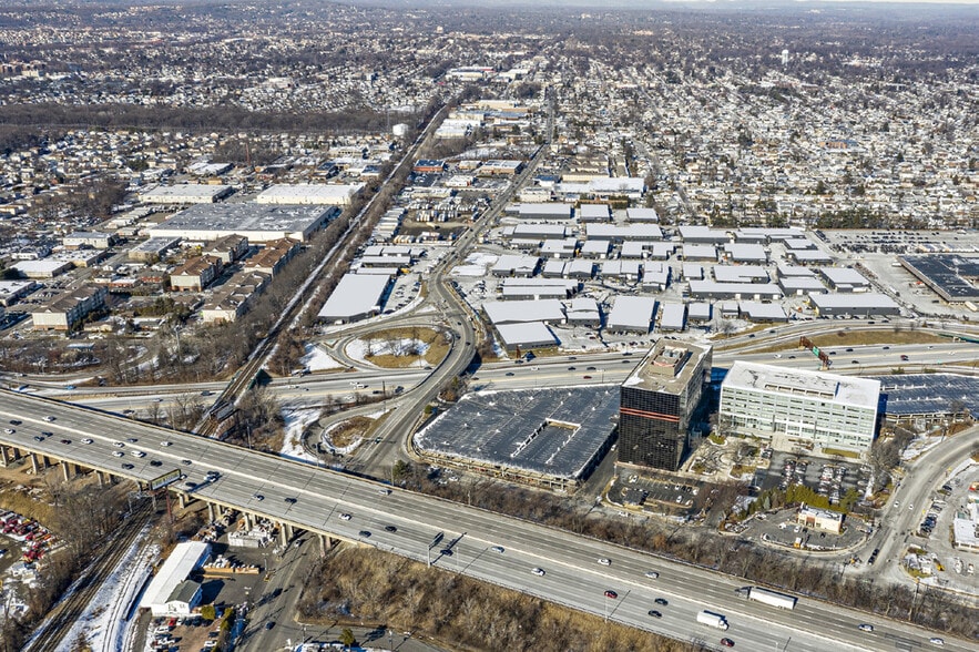 280 N Midland Ave, Saddle Brook, NJ for lease - Building Photo - Image 2 of 5