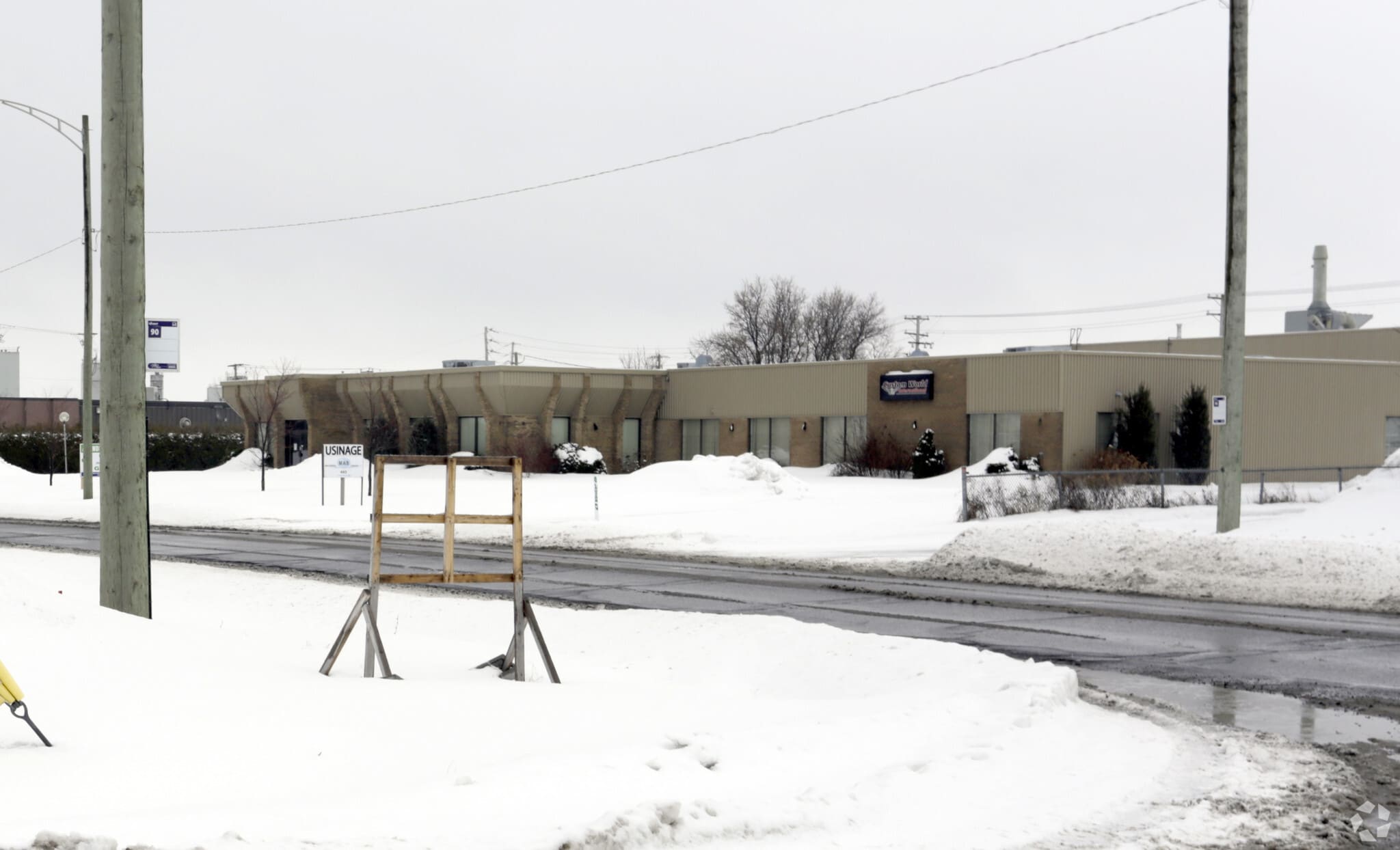 443-455 Boul Industriel, St-Eustache, QC à louer Photo principale- Image 1 de 4