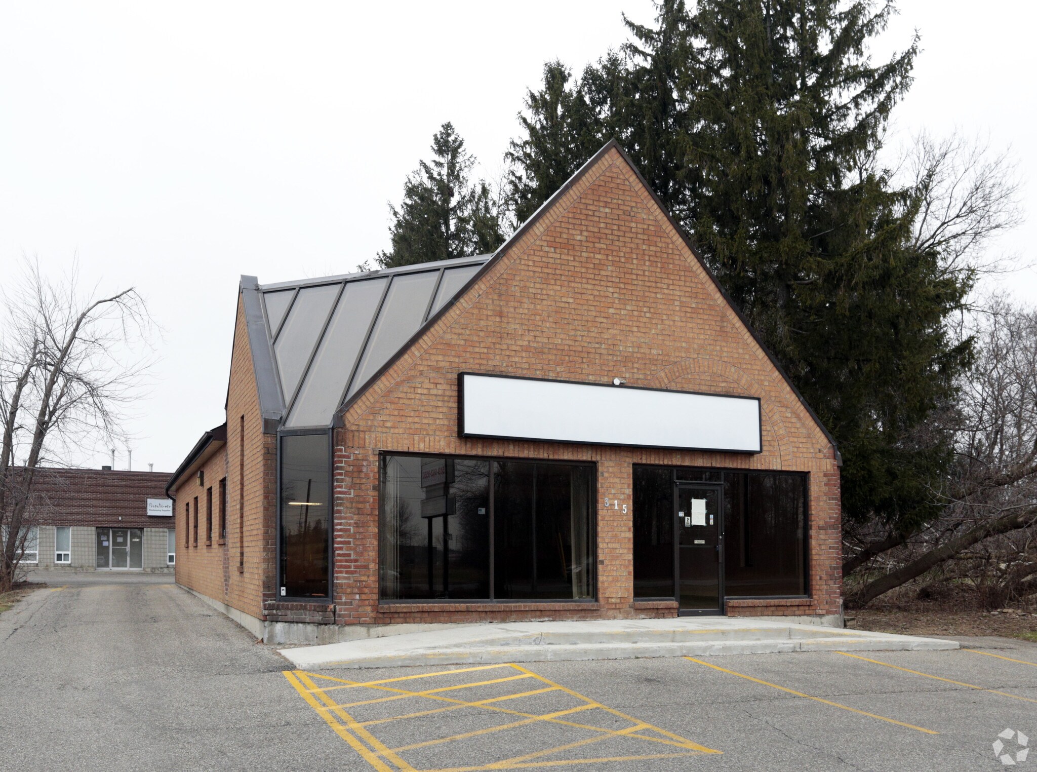 315 Woodlawn Rd W, Guelph, ON for sale Primary Photo- Image 1 of 1