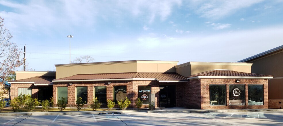 26410 Oak Ridge Dr, The Woodlands, TX à vendre - Photo du bâtiment - Image 2 de 10