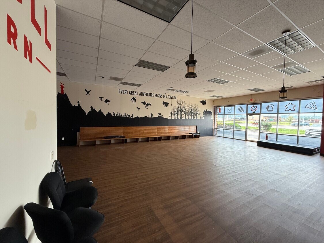 Armour, North Kansas City, MO for lease Interior Photo- Image 1 of 6