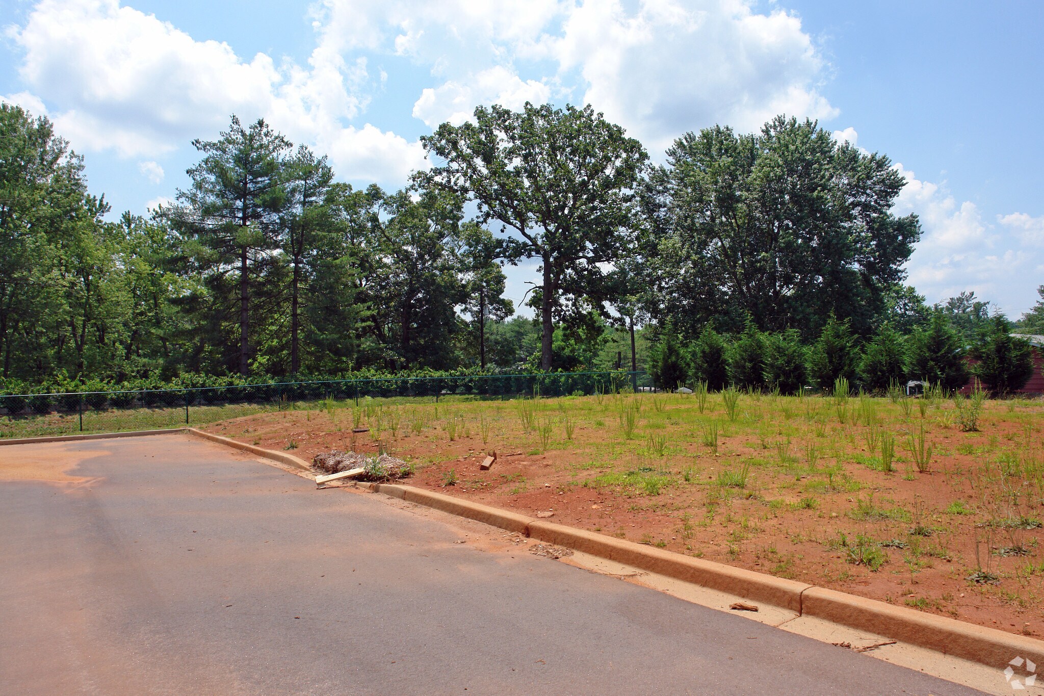 120 Spillman Ct, Travelers Rest, SC for sale Primary Photo- Image 1 of 3