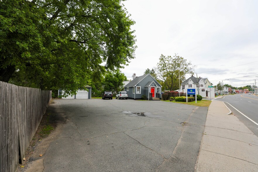 5 Barber St, Springfield, MA à vendre - Photo du bâtiment - Image 3 de 9