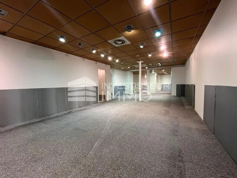 Retail in Paris for lease - Interior Photo - Image 3 of 5
