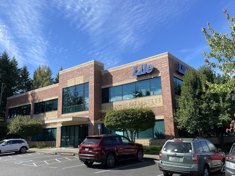 8060 SW Pfaffle St, Tigard, OR for lease - Building Photo - Image 1 of 6