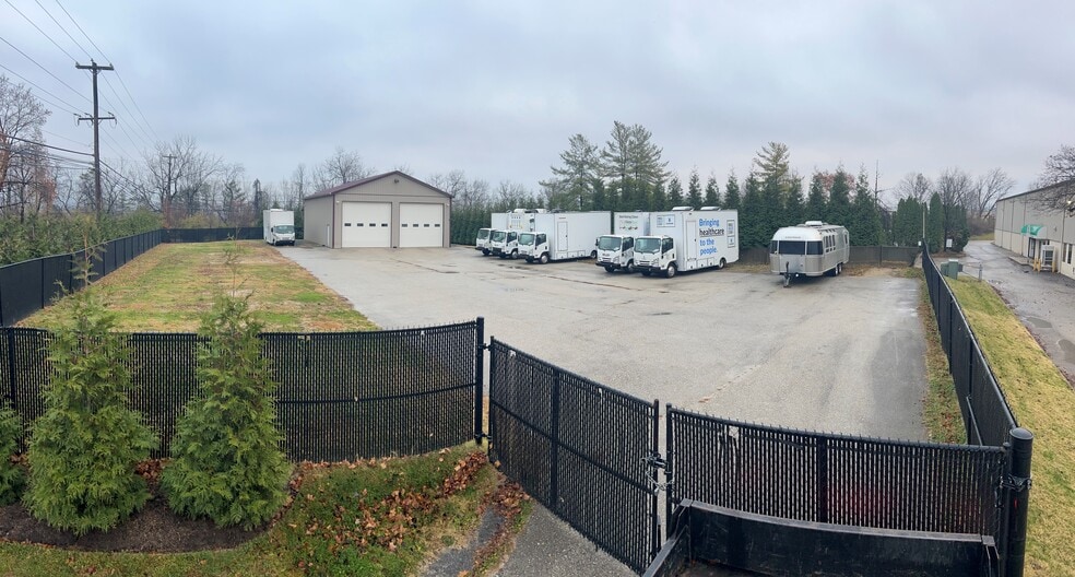 403 Flint Hill Rd, King Of Prussia, PA for lease - Building Photo - Image 2 of 4