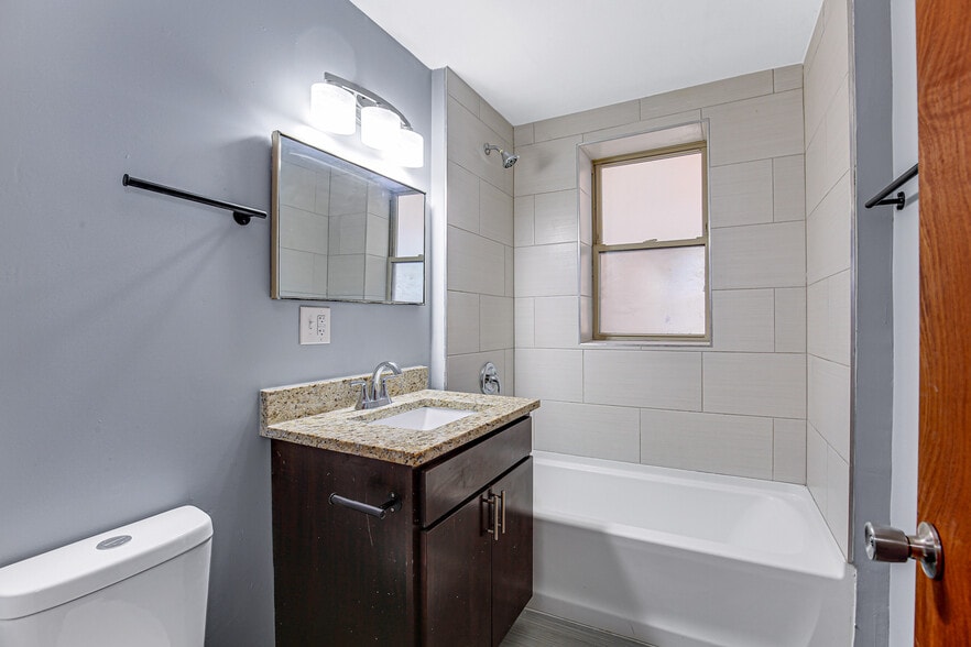 8133 S Ingleside Avenue, Chicago, IL for sale - Building Photo - Image 3 of 5