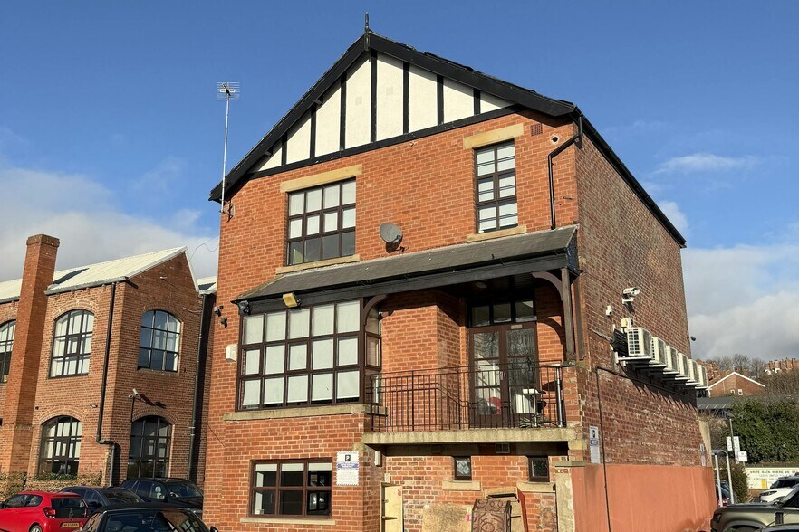 423 Kirkstall Rd, Leeds à louer - Photo du bâtiment - Image 2 de 3