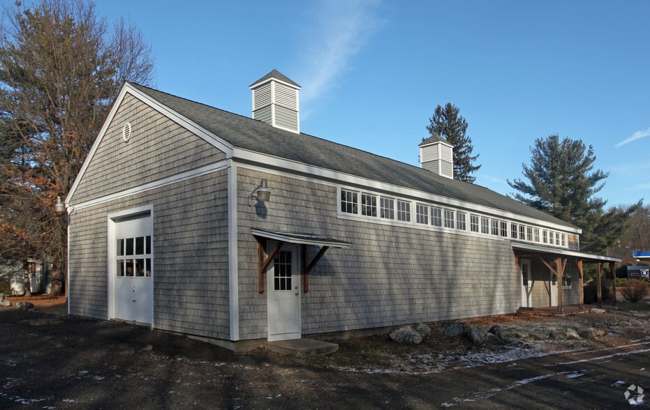819 Straits Tpke, Middlebury, CT for lease - Building Photo - Image 3 of 5