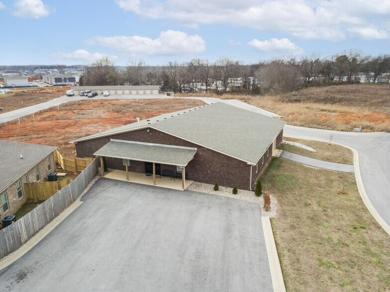5421 Scottsville Rd, Bowling Green, KY à vendre - Photo du bâtiment - Image 3 de 7