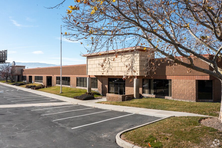 734 E Utah Valley Dr, American Fork, UT for lease - Building Photo - Image 1 of 4