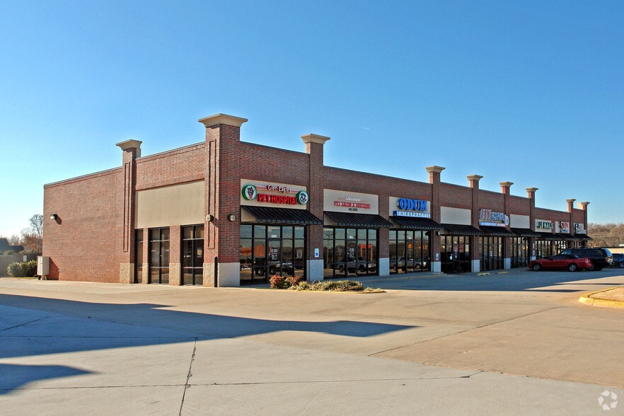 900-1016 NW 150th St, Edmond, OK for lease - Building Photo - Image 3 of 6