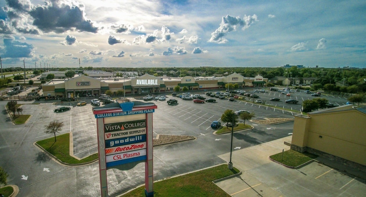2704 S Texas Ave, College Station, TX for lease Primary Photo- Image 1 of 7