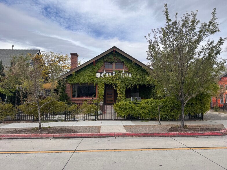725 S Center St, Reno, NV à louer - Photo principale - Image 1 de 11