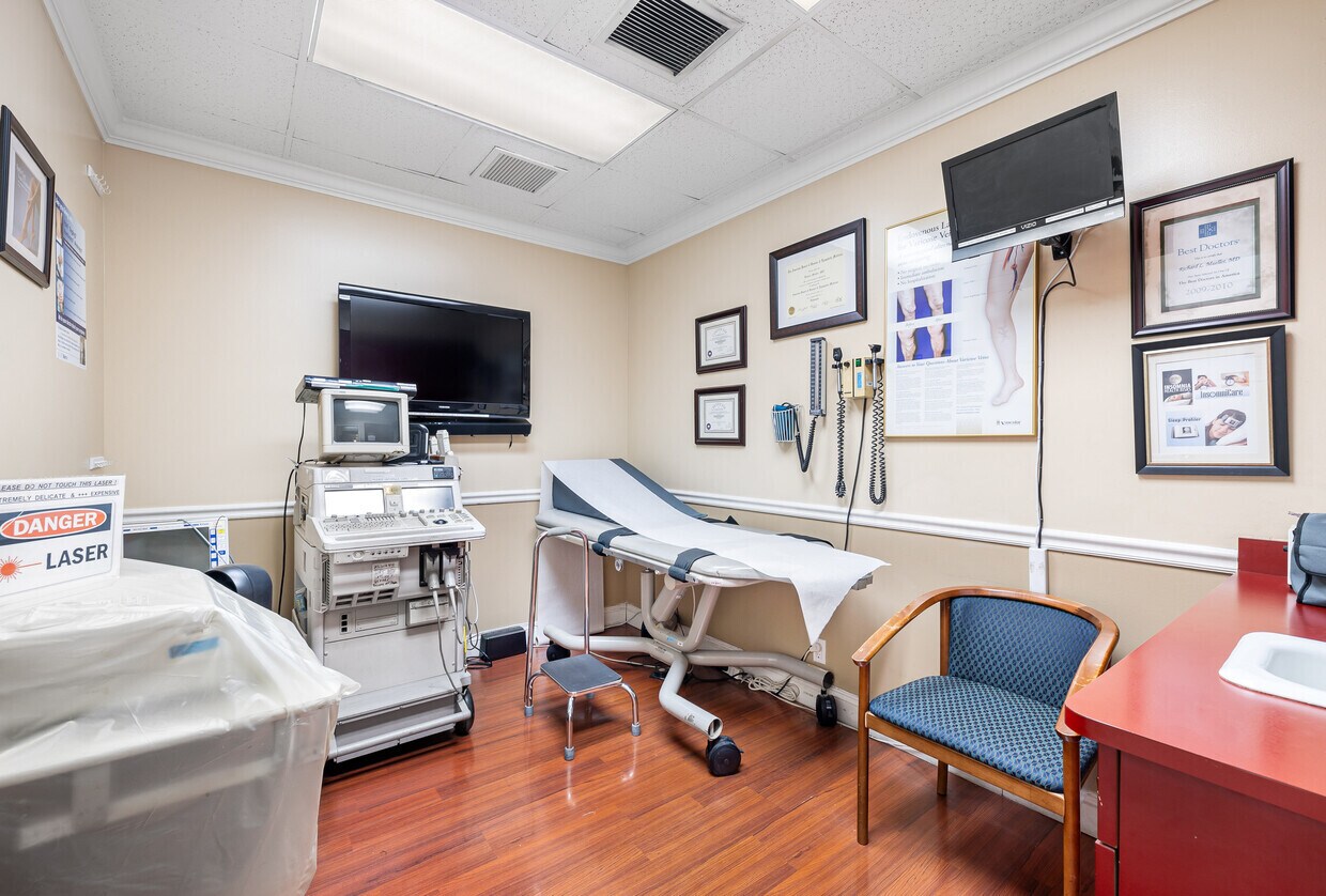 401 E 55th St, New York, NY à louer Photo intérieure- Image 1 de 2