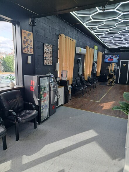 705-711 Raritan Ave, Highland Park, NJ à louer - Photo du bâtiment - Image 3 de 5