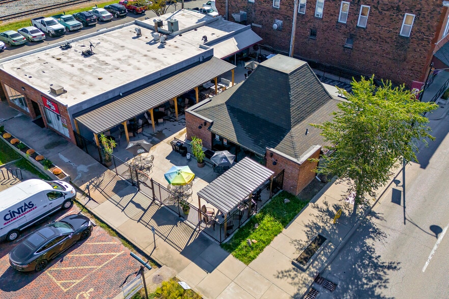 101 W Monroe St, Carbondale, IL for sale - Primary Photo - Image 2 of 42