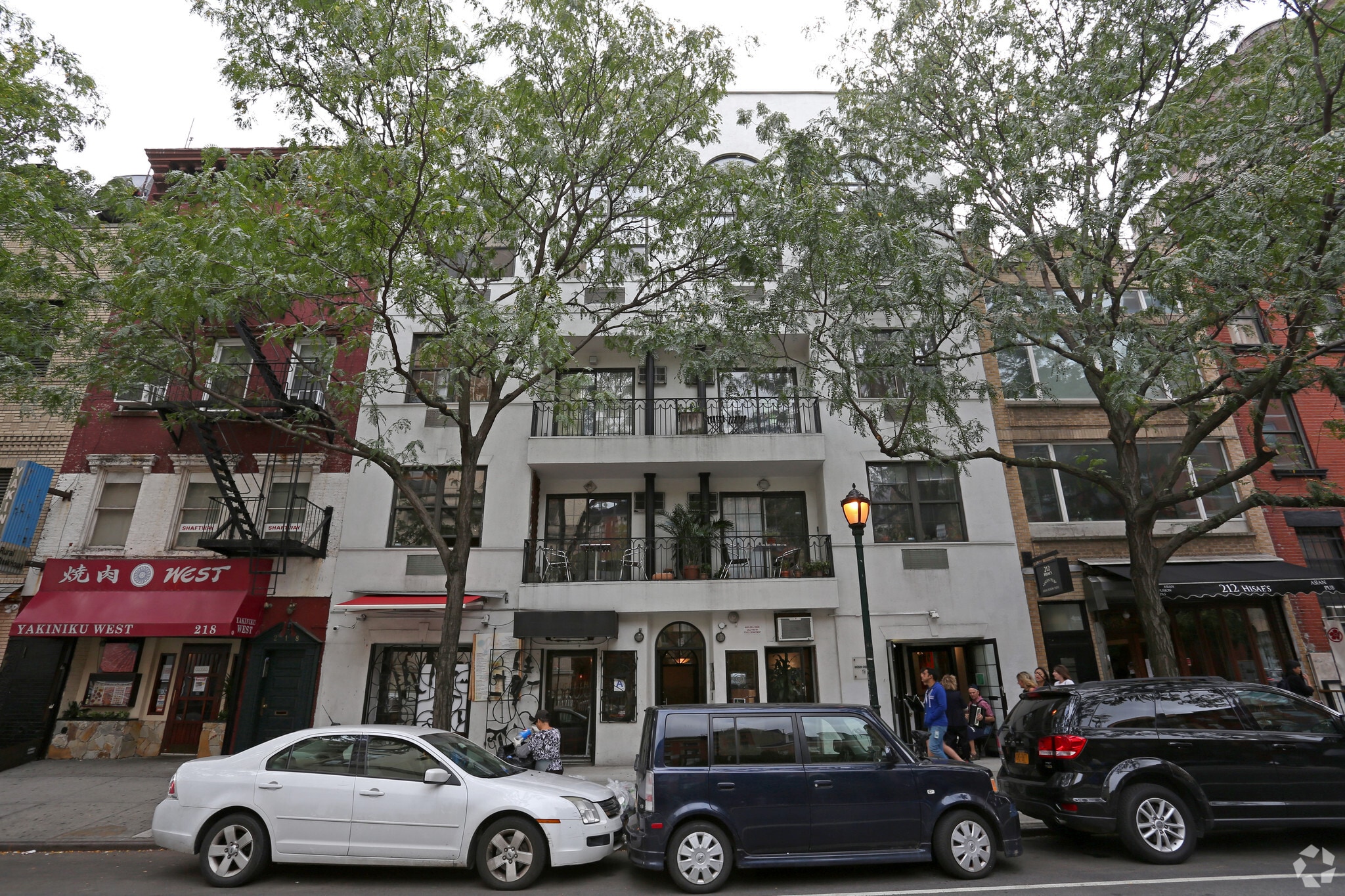 214-216 E 9th St, New York, NY for lease Building Photo- Image 1 of 17