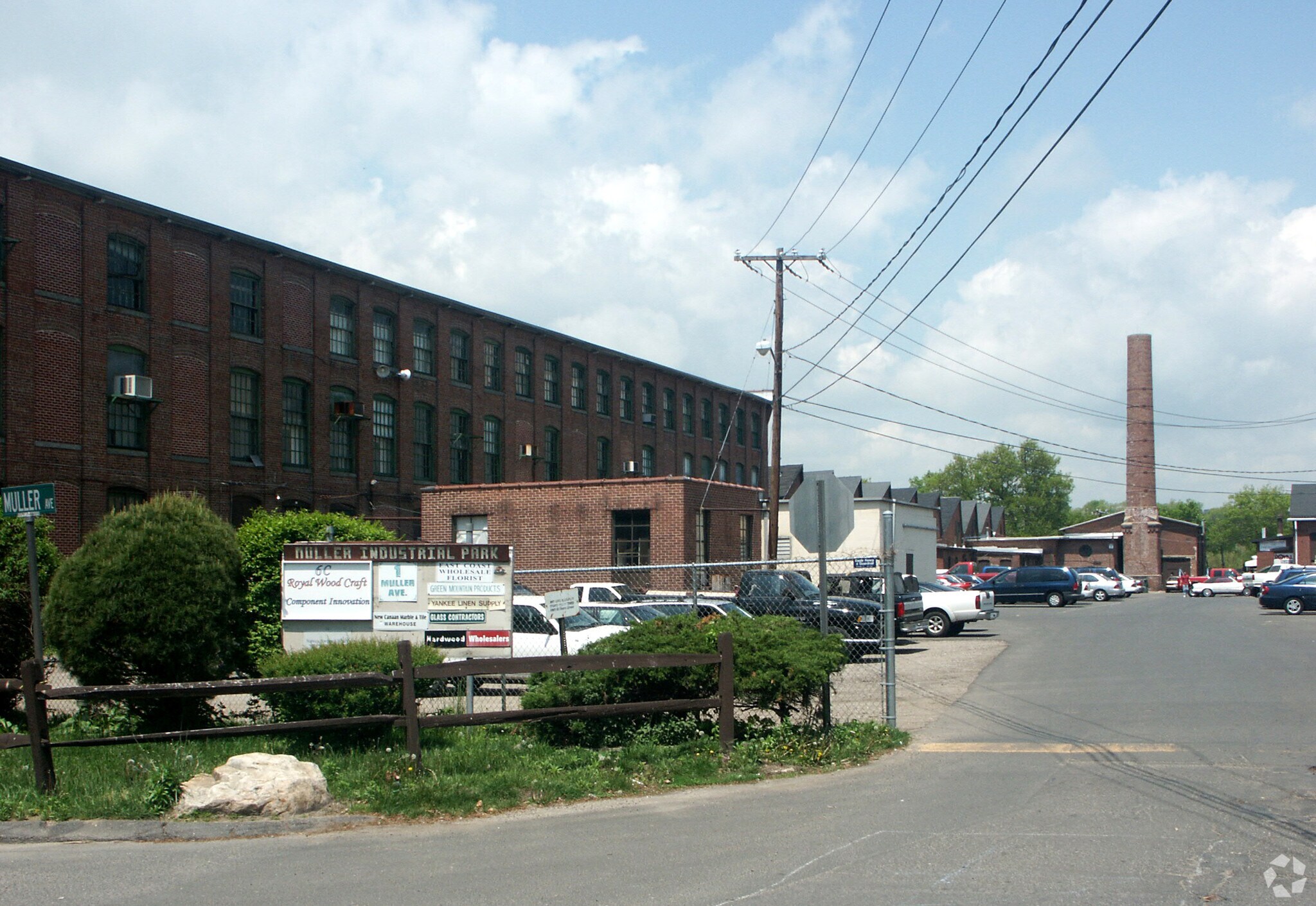 30 Muller Ave, Norwalk, CT à louer Photo du bâtiment- Image 1 de 5