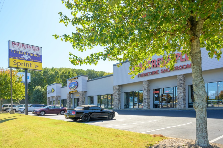 1881 Cobb Pky NW, Kennesaw, GA for lease - Building Photo - Image 2 of 5