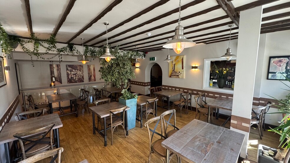 7-9 Spencer St, Leamington Spa for lease - Interior Photo - Image 3 of 22