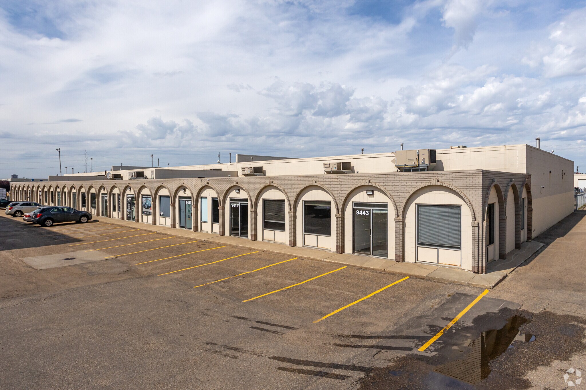 9425-9441 51 Av NW, Edmonton, AB for sale Primary Photo- Image 1 of 1
