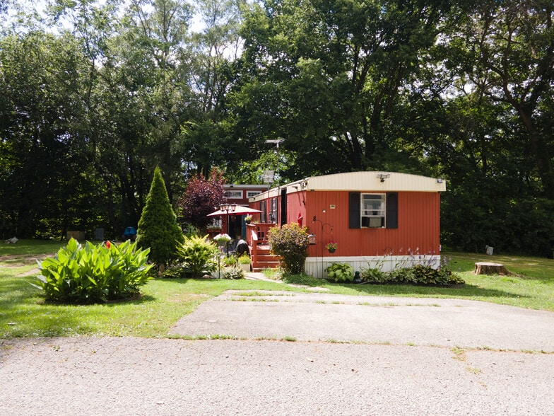 1100 W Locust St, Canton, IL for sale - Building Photo - Image 3 of 11