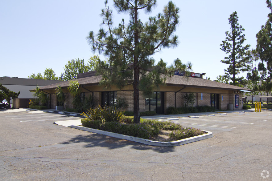 9005 Complex Dr, San Diego, CA for lease - Building Photo - Image 2 of 2