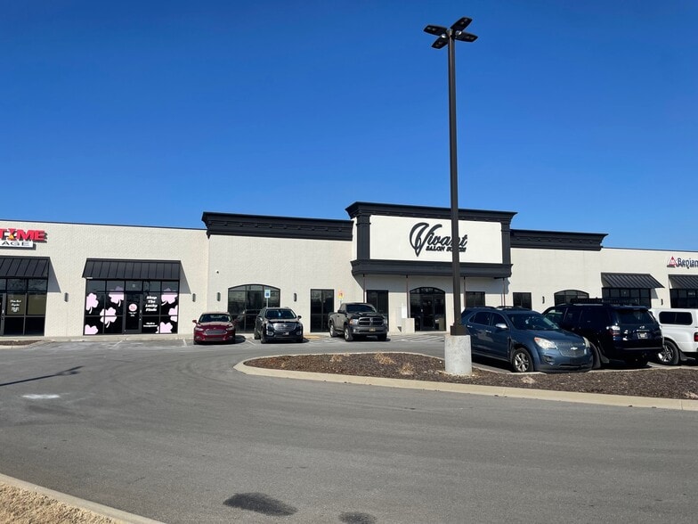 1690 Wilma Rudolph Blvd, Clarksville, TN for lease - Building Photo - Image 2 of 6