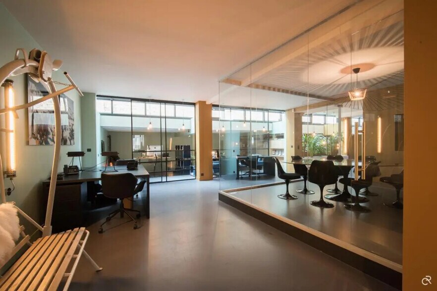 Office in Boulogne-Billancourt for lease - Interior Photo - Image 1 of 9