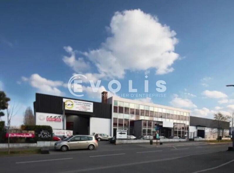 Flex in Morangis for lease - Building Photo - Image 2 of 5