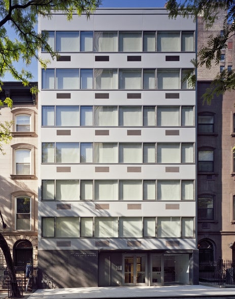 110 E 30th St, New York, NY for lease - Building Photo - Image 1 of 4