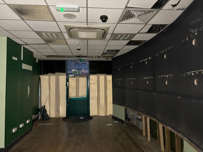 39 Chalk Farm Rd, Londres à louer - Photo du bâtiment - Image 3 de 4