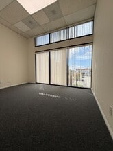 2370-2420 W Carson St, Torrance, CA à louer Photo intérieure- Image 2 de 6