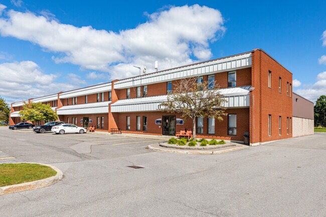 Plus de détails pour 21 Concourse Gate, Ottawa, ON - Bureau, Industriel à louer