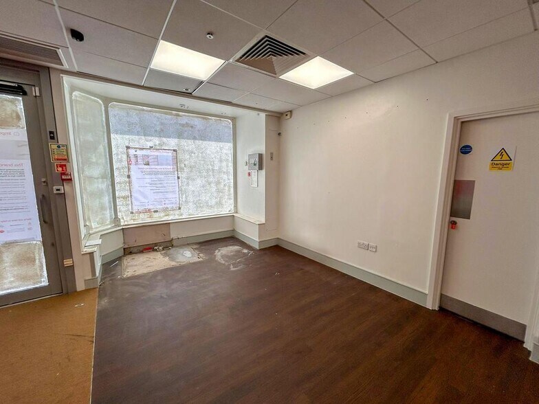 16 High St, Ringwood à louer - Photo du bâtiment - Image 3 de 18