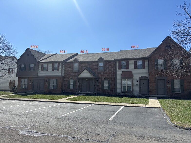 5913 Shadow Lake Cir, Columbus, OH à vendre - Photo du bâtiment - Image 2 de 49