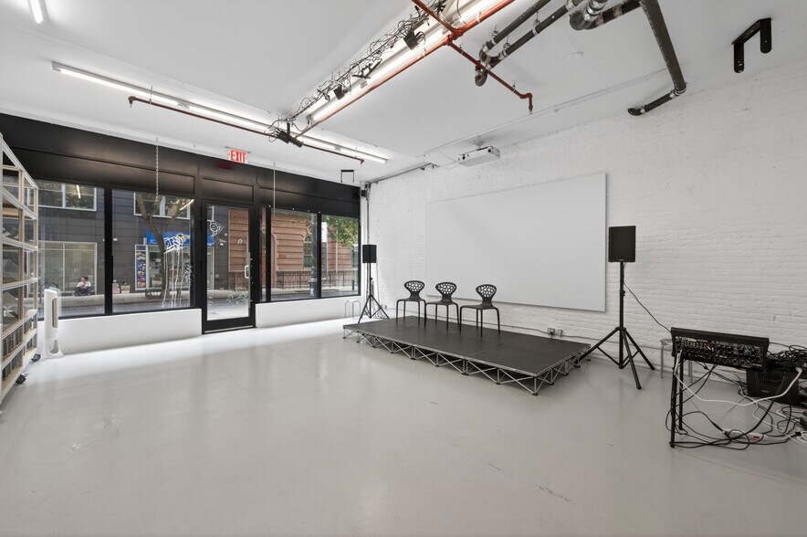 49 Orchard St, New York, NY à vendre - Photo du bâtiment - Image 3 de 16
