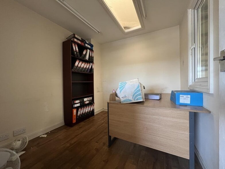 New Rd, Hixon for lease - Building Photo - Image 3 of 9