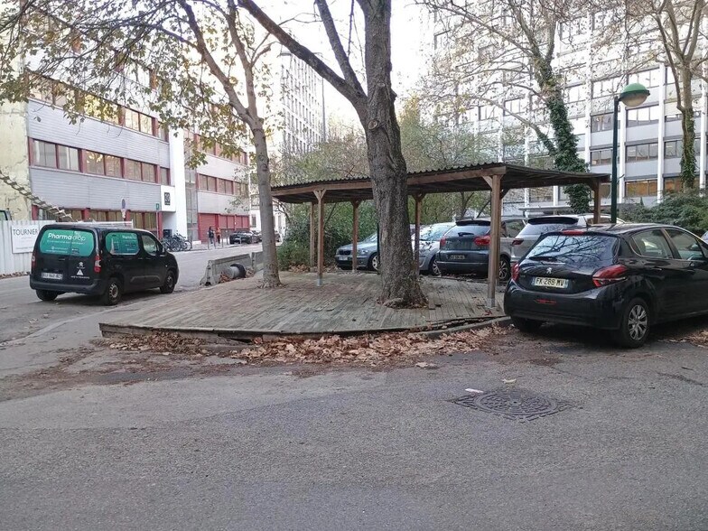 31 Rue Louis Guérin, Villeurbanne à louer - Photo du bâtiment - Image 2 de 2